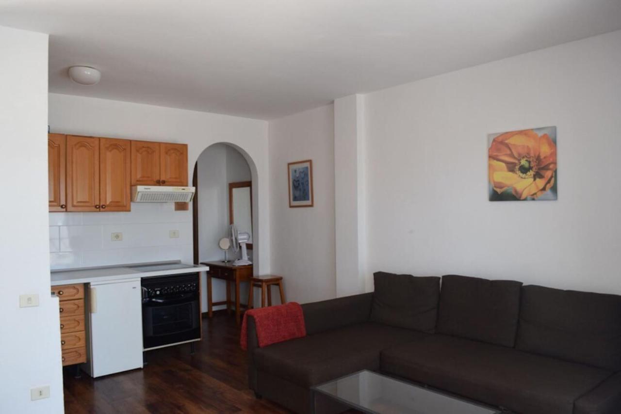 Apartamento Reni Tías Eksteriør billede